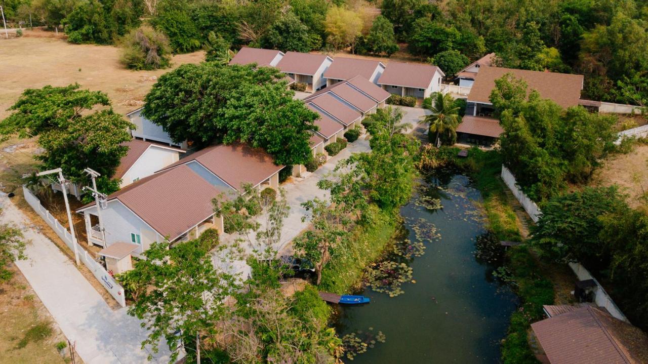 Отель Baan Suan Wassana Бурирам Экстерьер фото